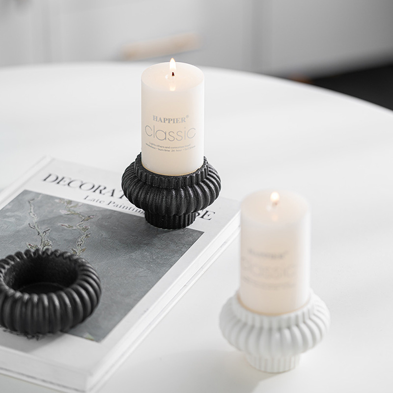 European style simple romantic candlelight dinner ceramic candle holder ribbed candlestick decoration home decoration