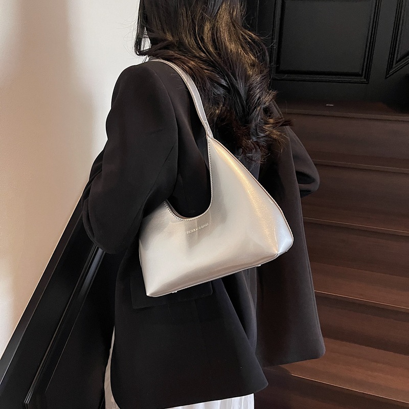 Niche beautiful bag for women casual crescent bag for women shoulder bag for women handbag texture fashionable underarm bag