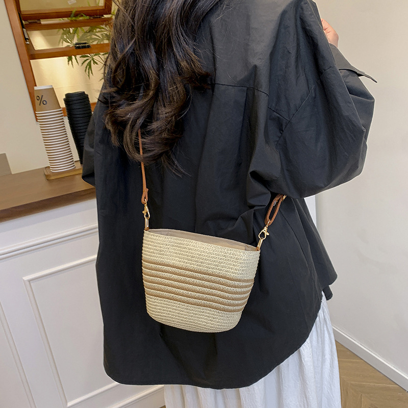 Forest vacation crossbody bag woven French niche bucket bag temperament beach one-shoulder tote straw woven bag