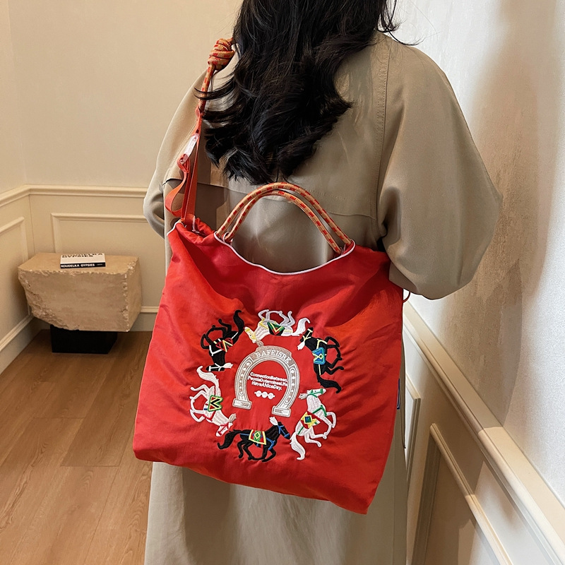 Retro embroidered shopping bag for women in spring large capacity tote bag shoulder bag nylon handbag canvas bag