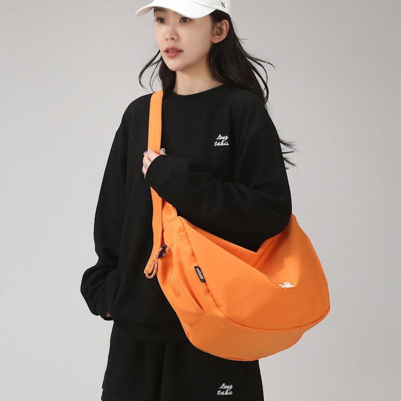 Flowers and boys big dumpling bag casual commuter crossbody bag women's work style shoulder bag large capacity backpack