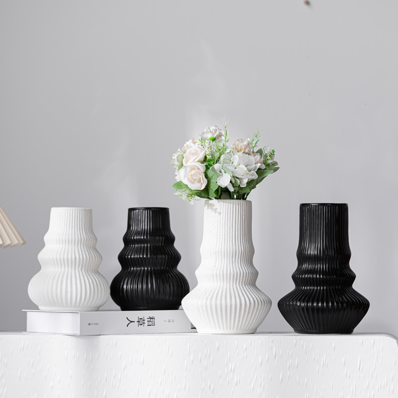 Modern simple style home decoration thread layered ceramic porcelain vase vertical pattern decorative gift