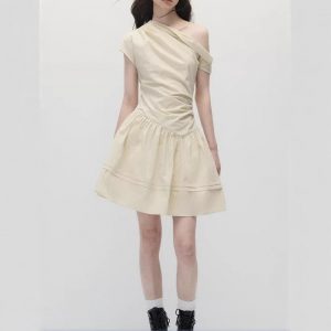 Original summer design and temperament, waist-hugging and slimming shoulder-shaped beige dress for women