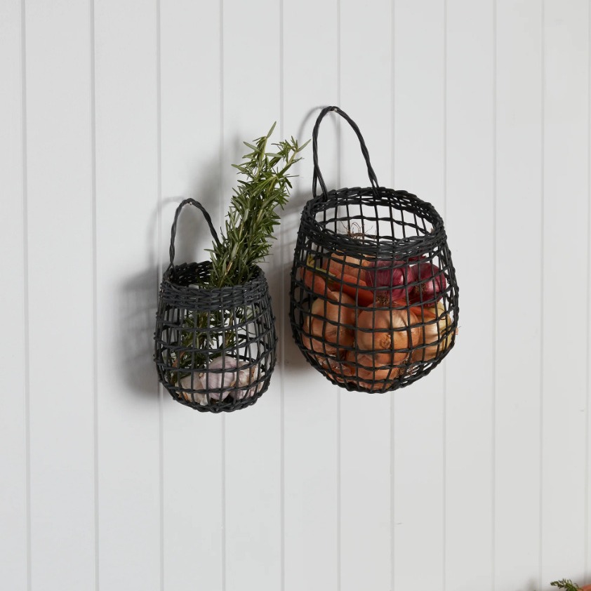 Rattan woven basket kitchen ginger and garlic storage basket retro wall hanging basket small basket flower basket kitchen utensil hanging basket